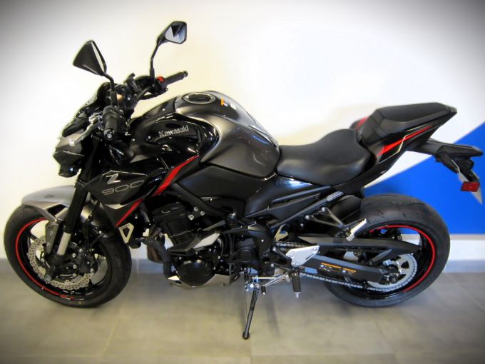 KAWASAKI Z900 SE 4