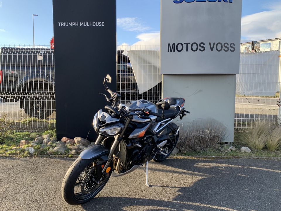 TRIUMPH STREET TRIPLE 765 RS 4