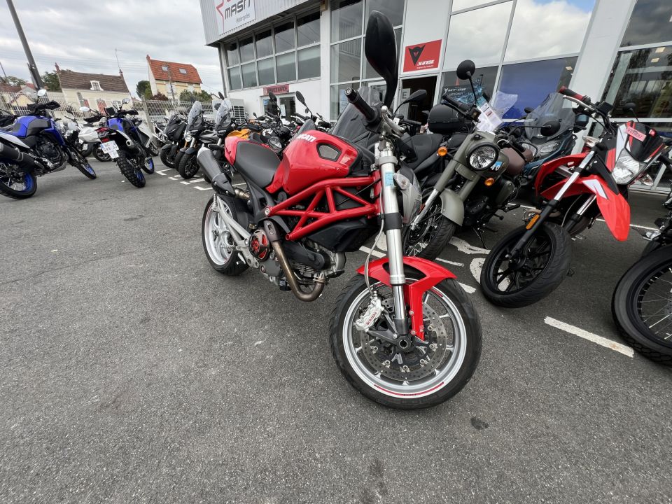 DUCATI 1100EVO MONSTER 4