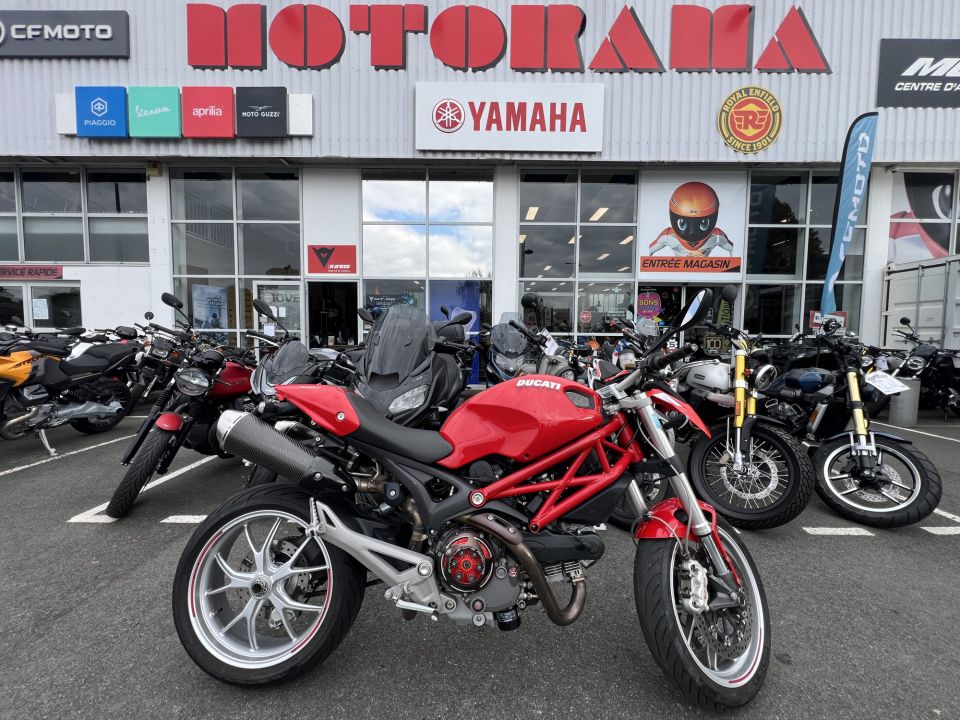 DUCATI 1100EVO MONSTER 4