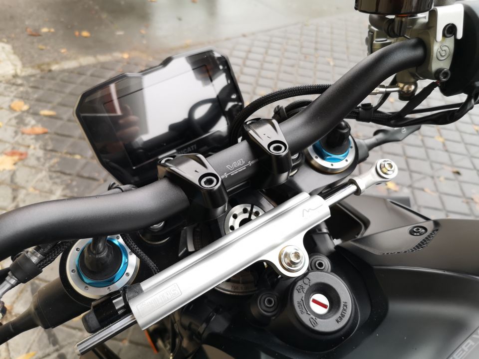 DUCATI STREETFIGHTER V4S 4