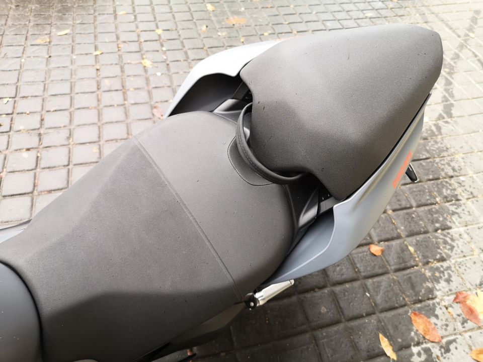 DUCATI STREETFIGHTER V4S 4