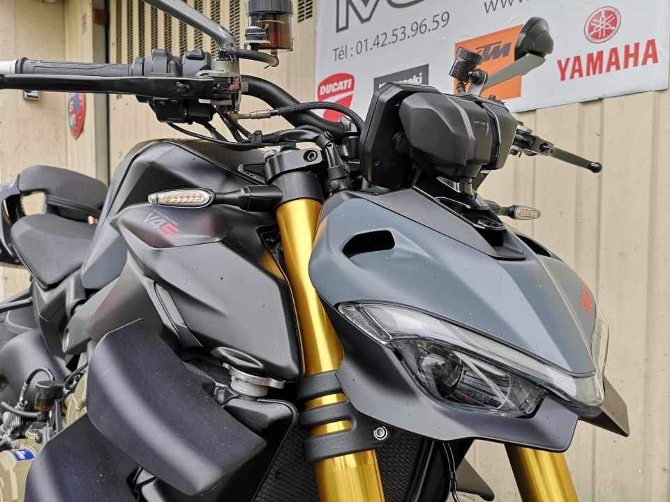 DUCATI STREETFIGHTER V4S 4