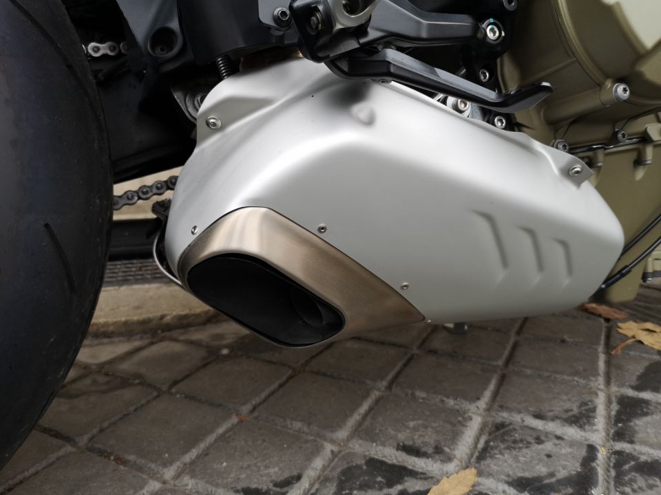 DUCATI STREETFIGHTER V4S 4