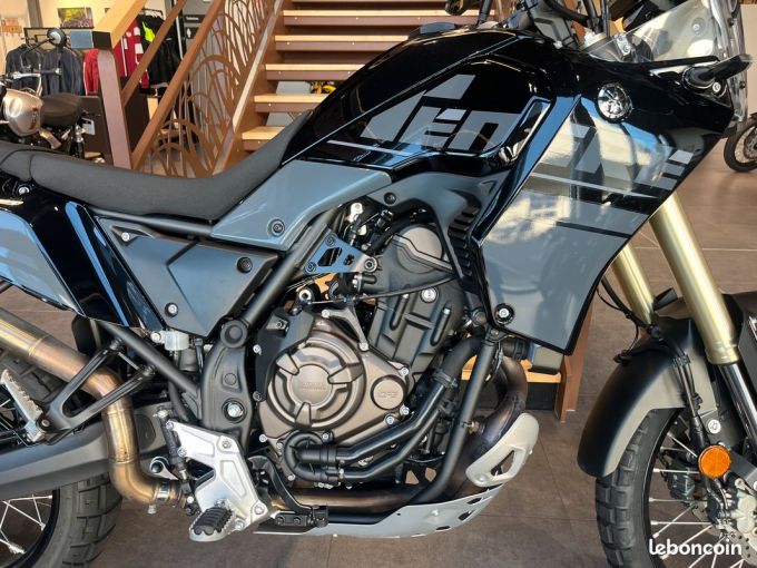 YAMAHA XTZ TENERE 700 4