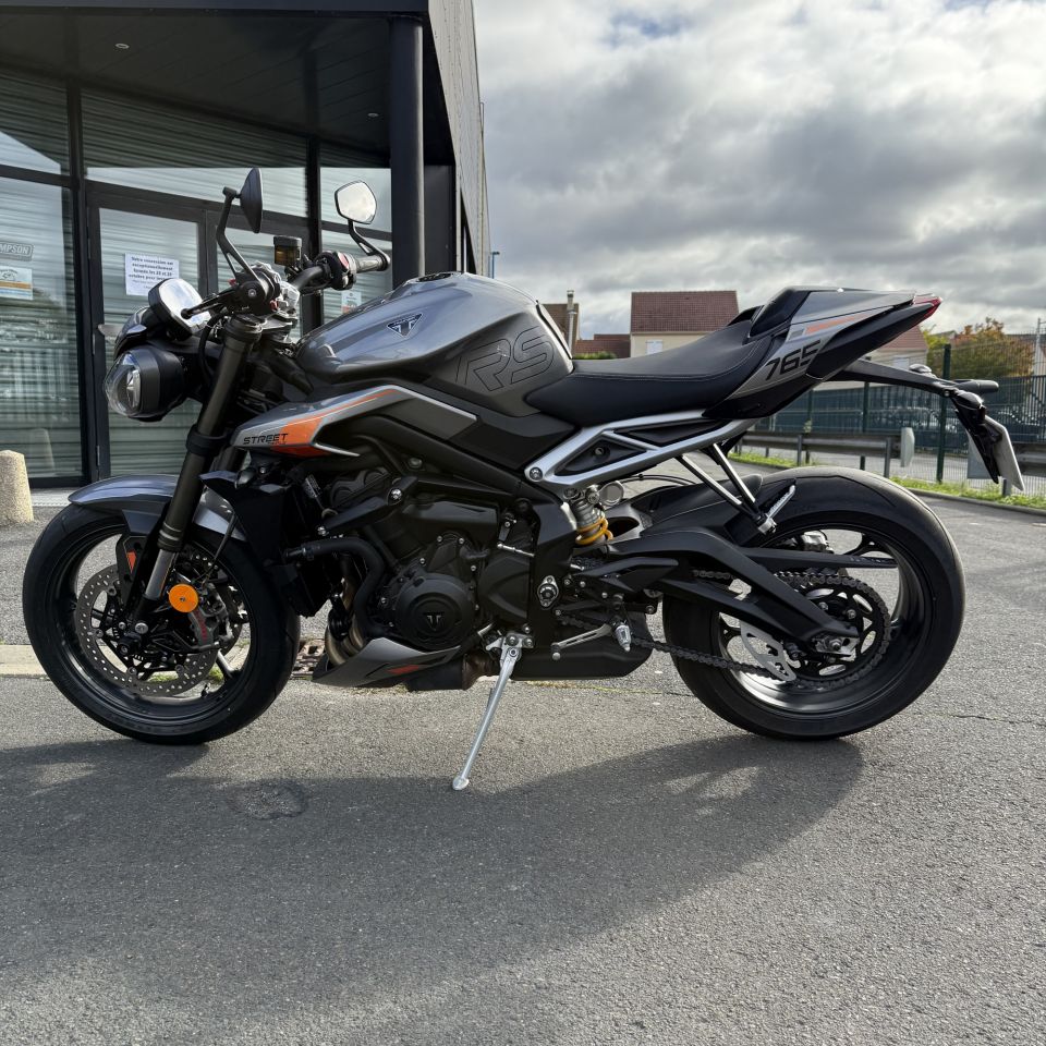 TRIUMPH STREET TRIPLE 765 RS 4