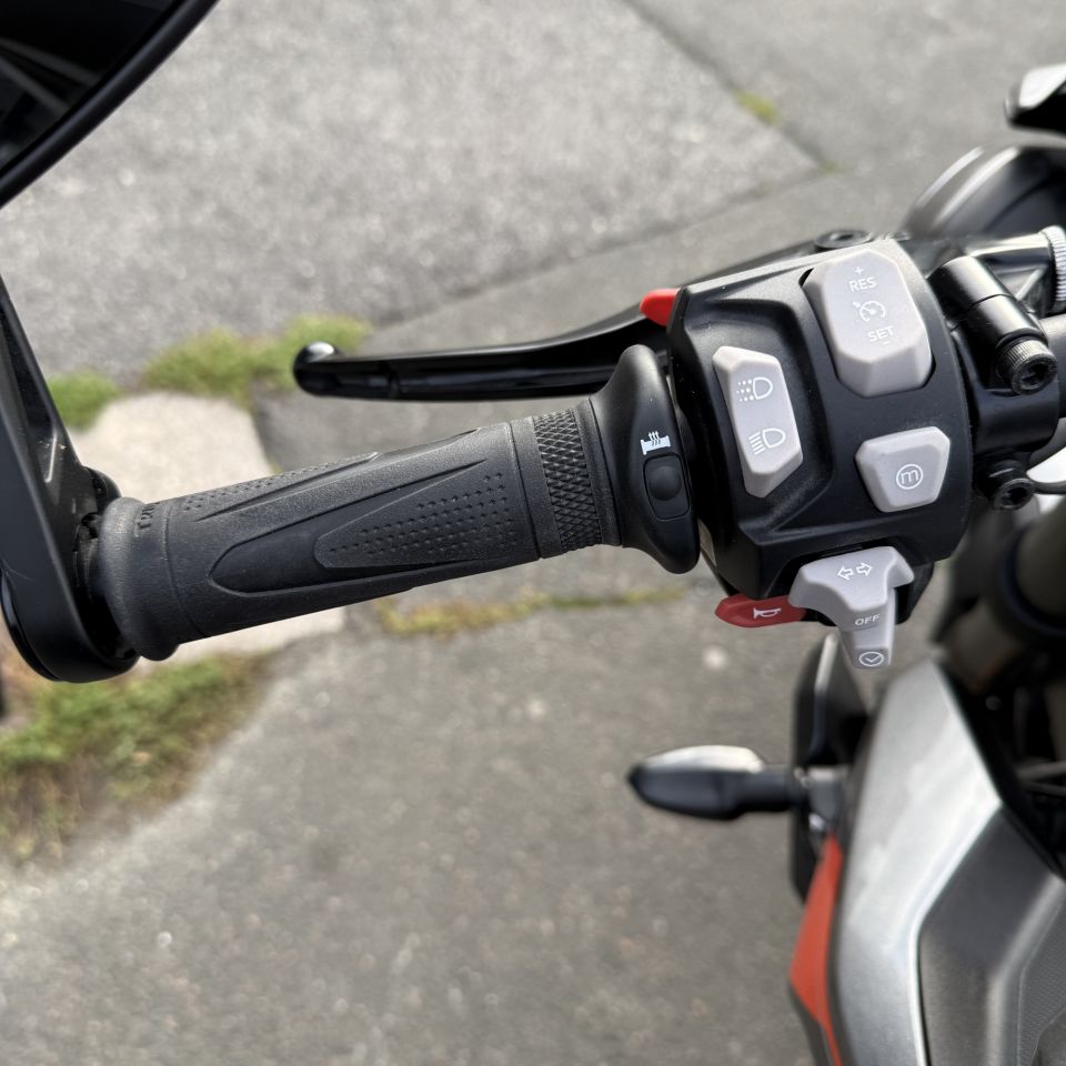 TRIUMPH STREET TRIPLE 765 RS 4