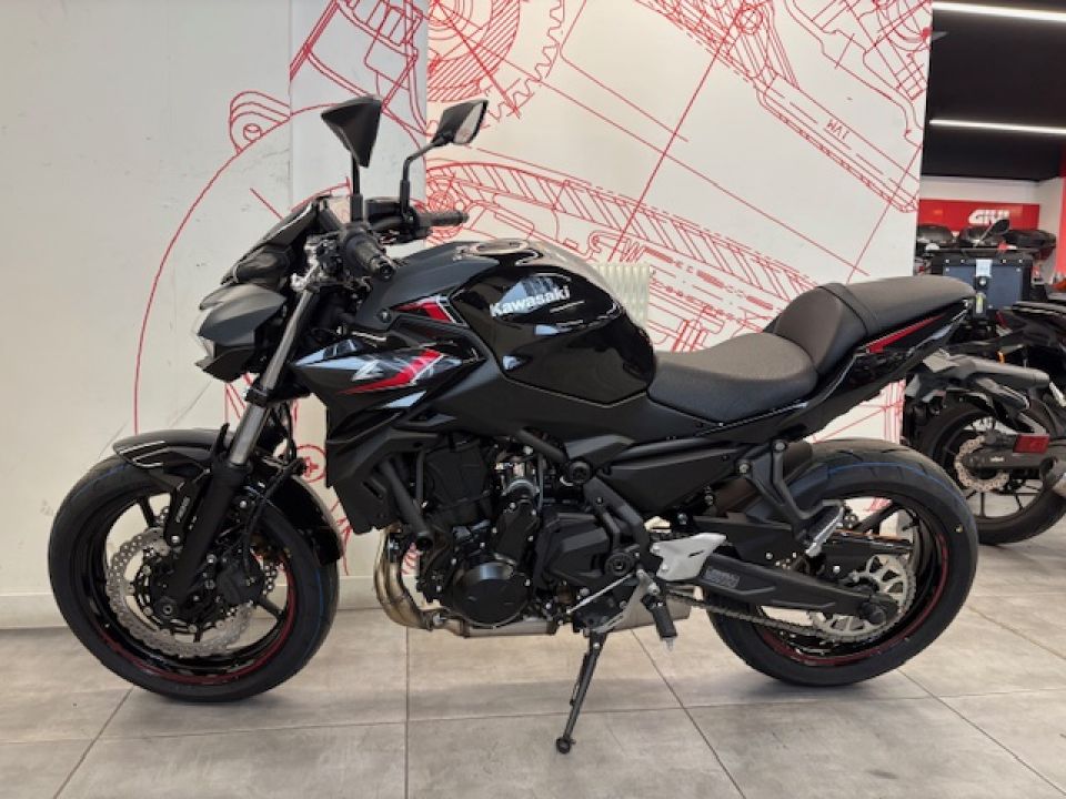 KAWASAKI Z 650 (47.5CV) 4