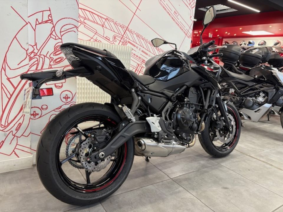 KAWASAKI Z 650 (47.5CV) 4