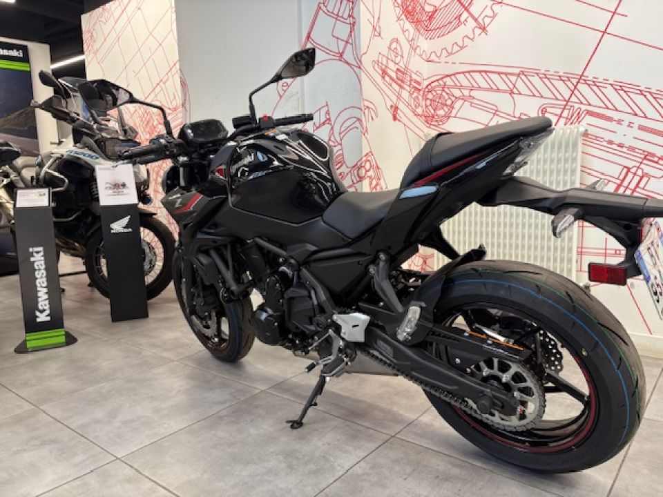 KAWASAKI Z 650 (47.5CV) 4