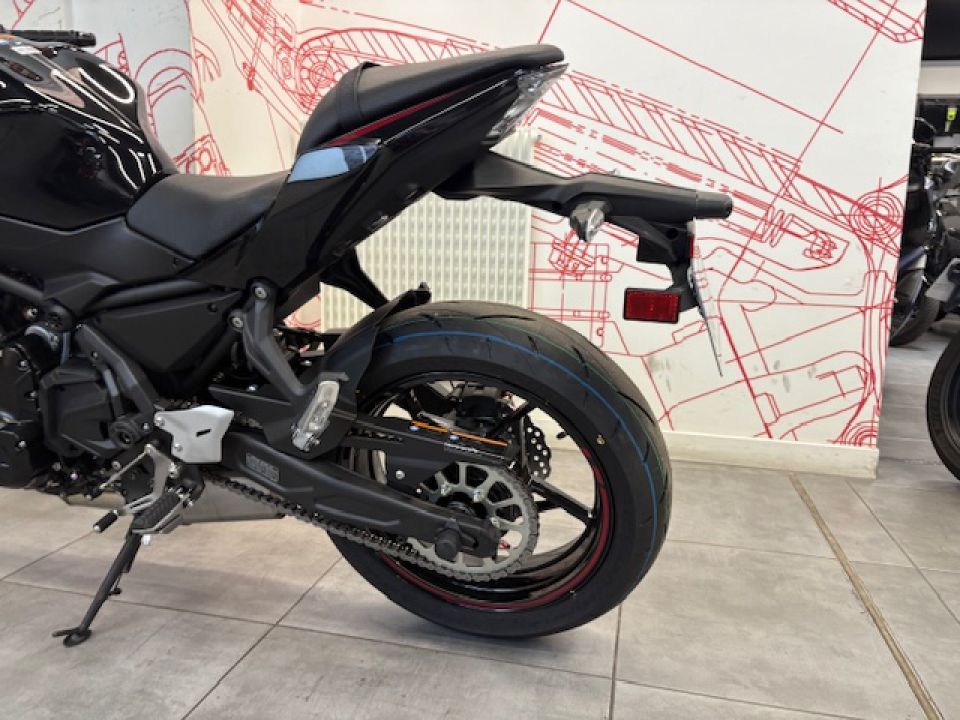 KAWASAKI Z 650 (47.5CV) 4