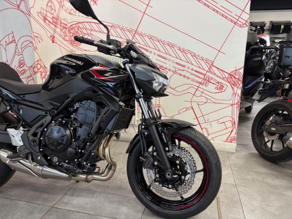 KAWASAKI Z 650 (47.5CV) 4