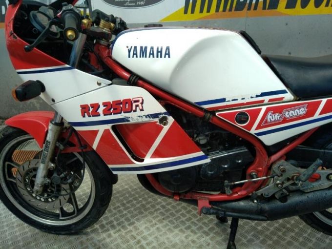 YAMAHA RZ 250 R 4