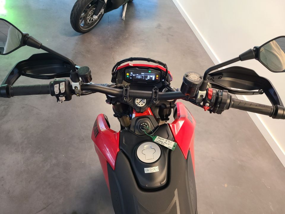 DUCATI HYPERMOTARD 4