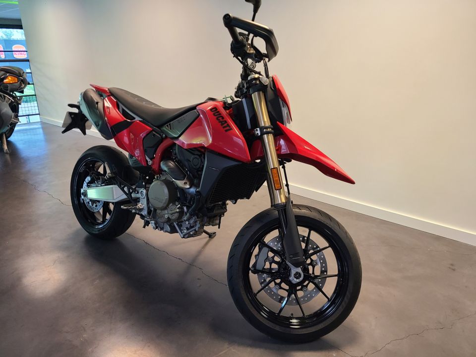 DUCATI HYPERMOTARD 4