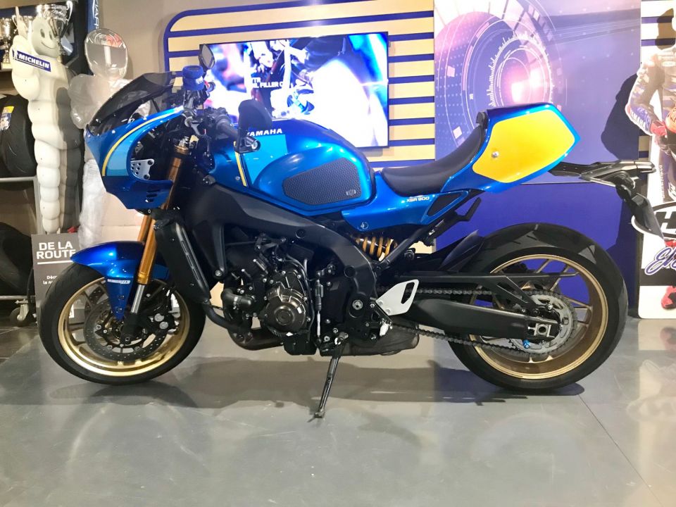 YAMAHA XSR 900 ABS 4
