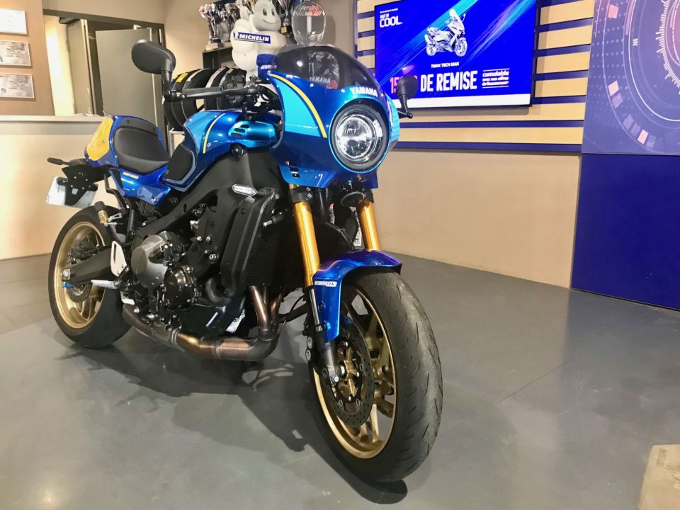 YAMAHA XSR 900 ABS 4