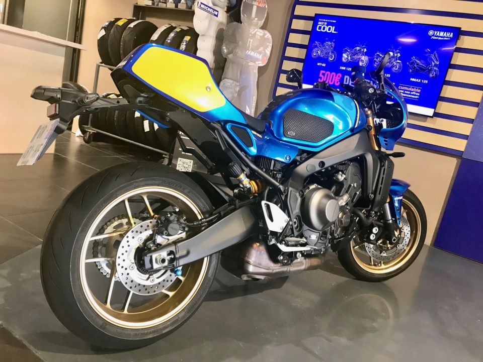 YAMAHA XSR 900 ABS 4