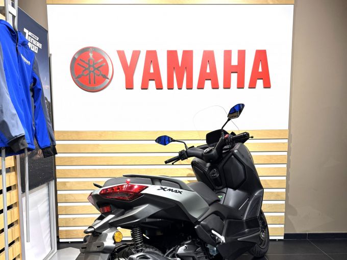 YAMAHA XMAX 125 4