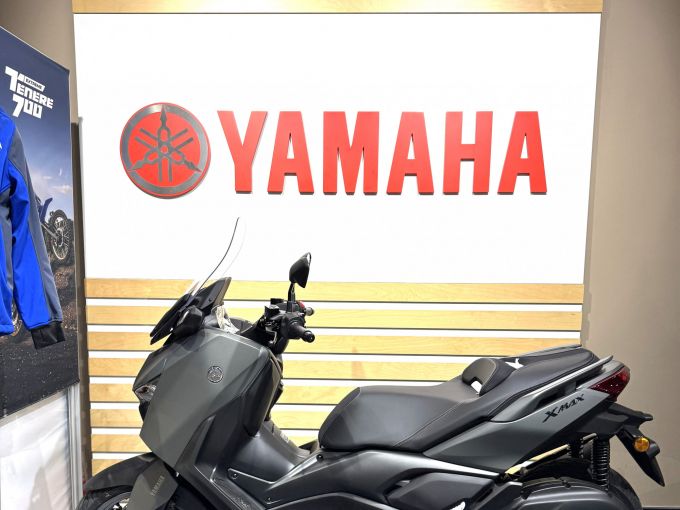 YAMAHA XMAX 125 4