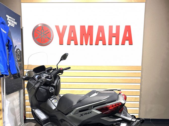 YAMAHA XMAX 125 4