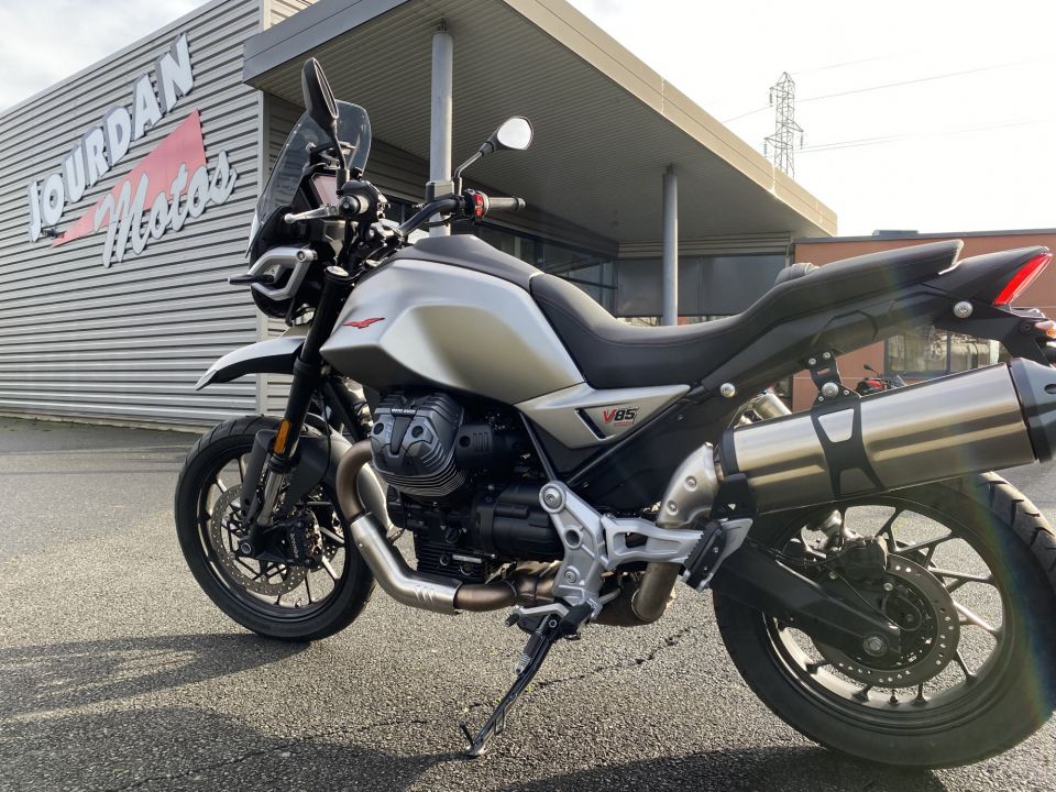 MOTO GUZZI V 85 STRADA 4