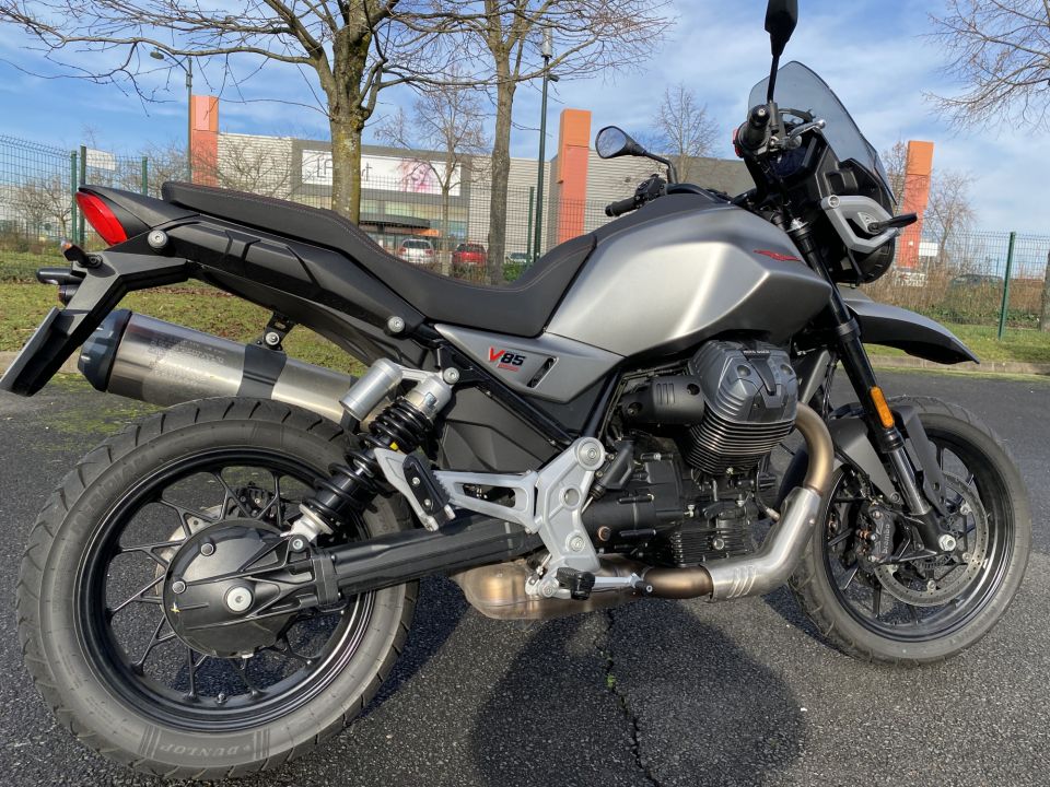 MOTO GUZZI V 85 STRADA 4