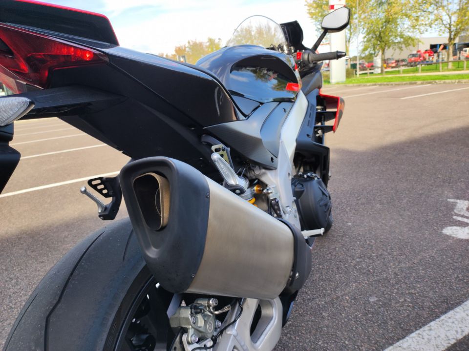 APRILIA RSV4 1100 FACTORY 4