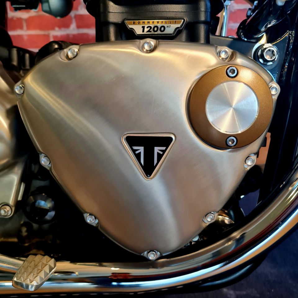 TRIUMPH BONNEVILLE T120 4