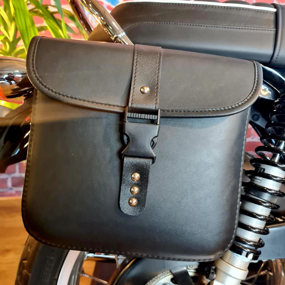 TRIUMPH BONNEVILLE T120 4