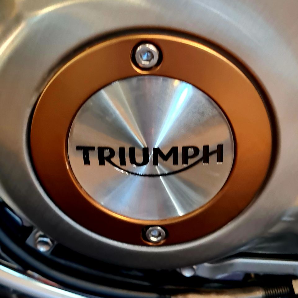 TRIUMPH BONNEVILLE T120 4