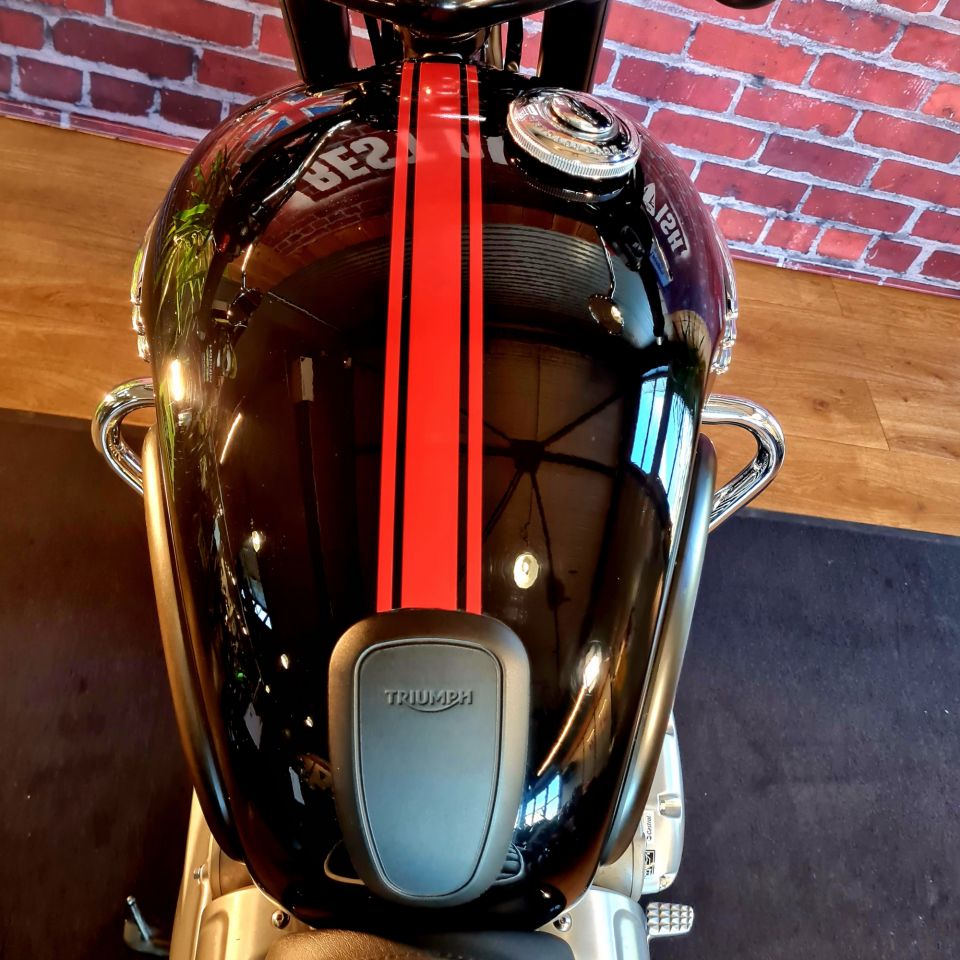 TRIUMPH BONNEVILLE T120 4