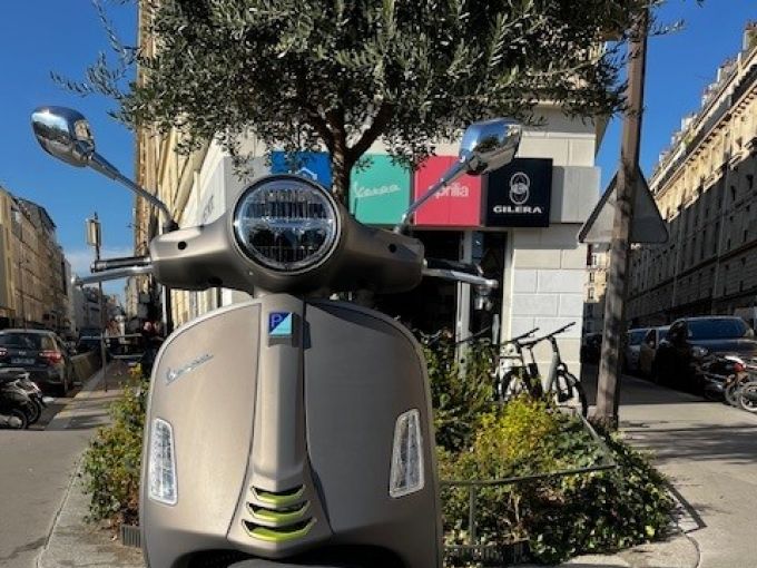 VESPA GTS SUPERTECH 4