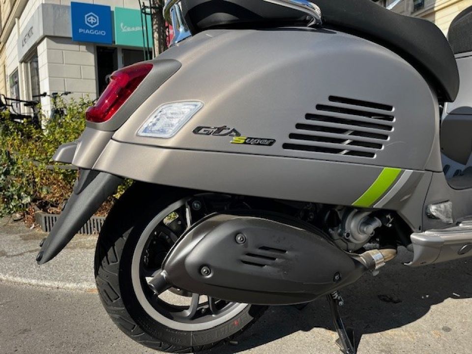 VESPA GTS SUPERTECH 4
