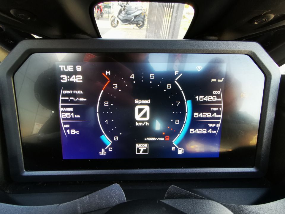 YAMAHA XP T-MAX 560 TECH MAX 4