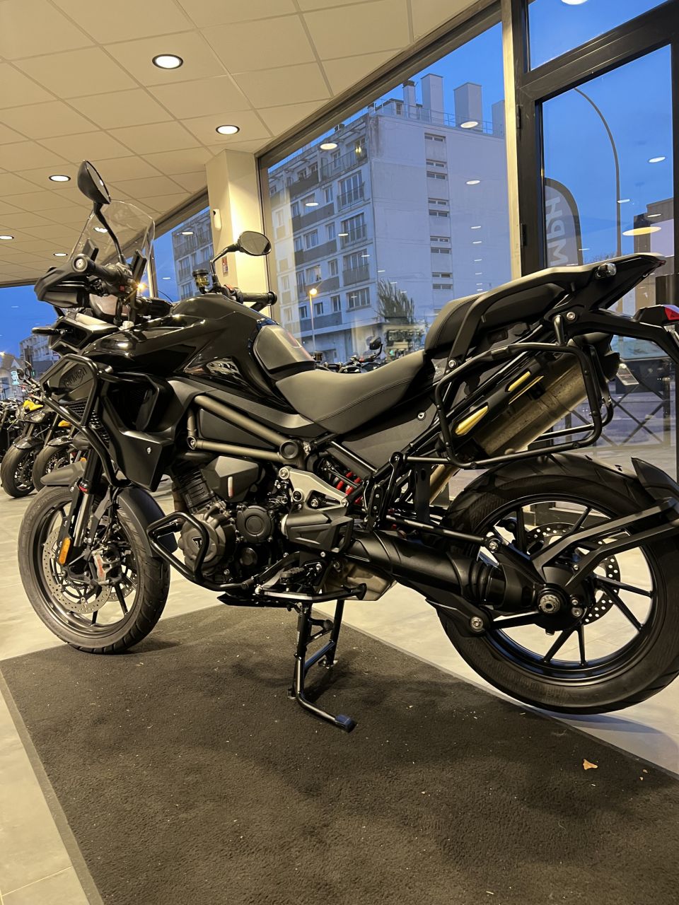 TRIUMPH TIGER 1200 GT PRO 4