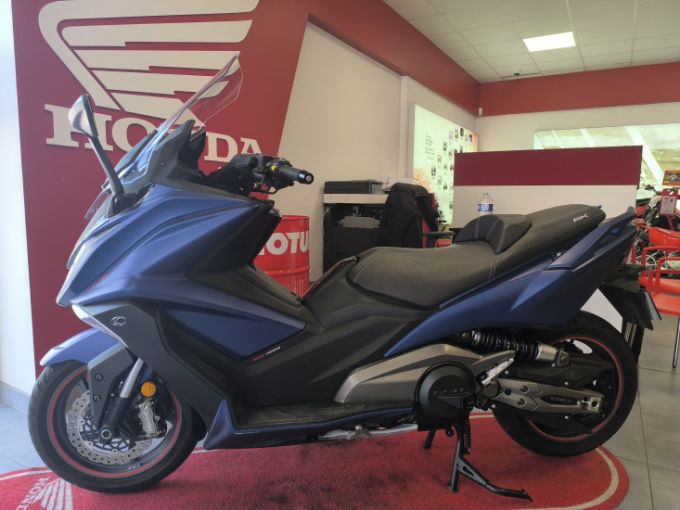 KYMCO AK 550 4