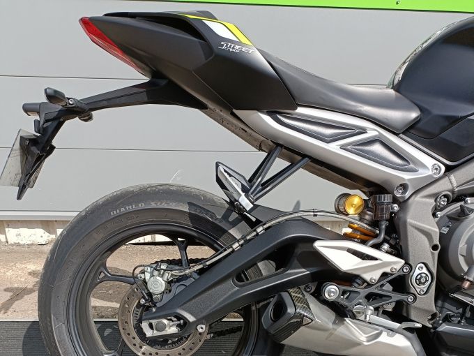 TRIUMPH STREET TRIPLE 765 RS 1ER MAIN REVISEE 4