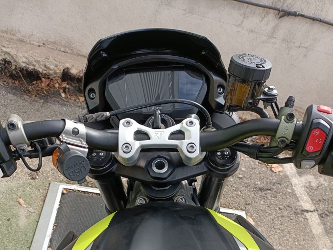 TRIUMPH STREET TRIPLE 765 RS 1ER MAIN REVISEE 4