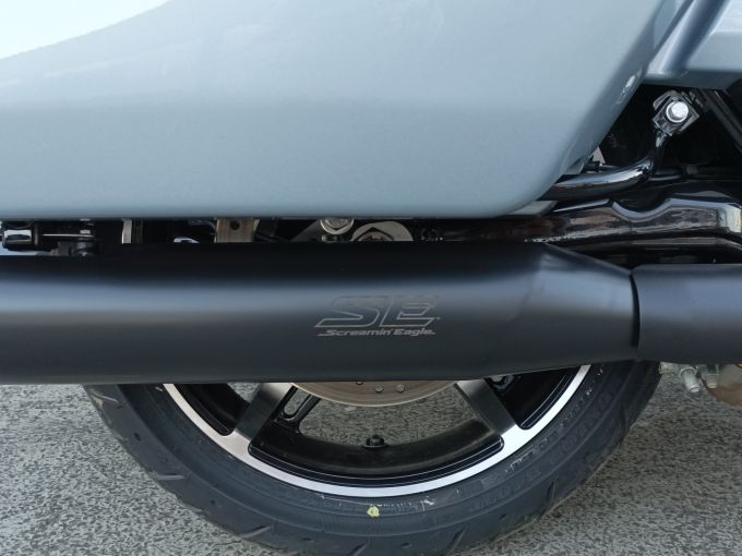 HARLEY-DAVIDSON TOURING ROAD GLIDE 1923 4