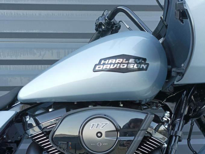 HARLEY-DAVIDSON TOURING ROAD GLIDE 1923 4