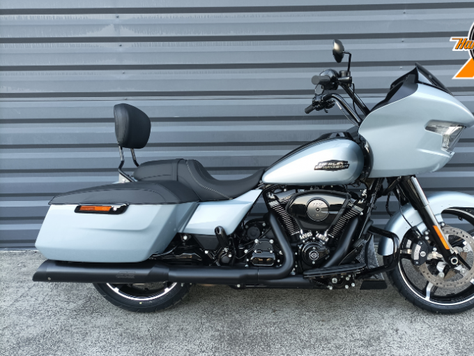 HARLEY-DAVIDSON TOURING ROAD GLIDE 1923 4