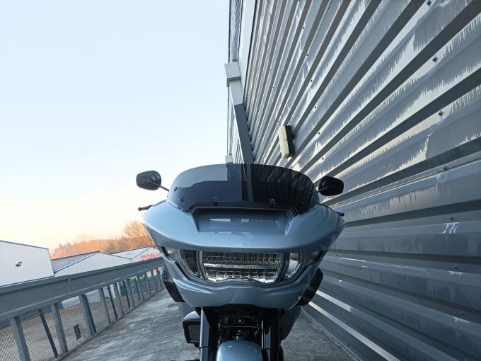 HARLEY-DAVIDSON TOURING ROAD GLIDE 1923 4