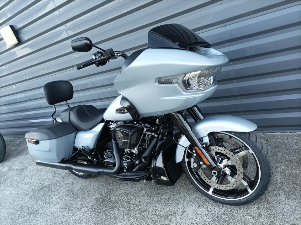 HARLEY-DAVIDSON TOURING ROAD GLIDE 1923 4