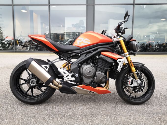 TRIUMPH SPEED TRIPLE 1200 RS 4