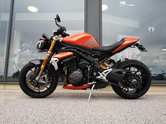 TRIUMPH SPEED TRIPLE 1200 RS 4