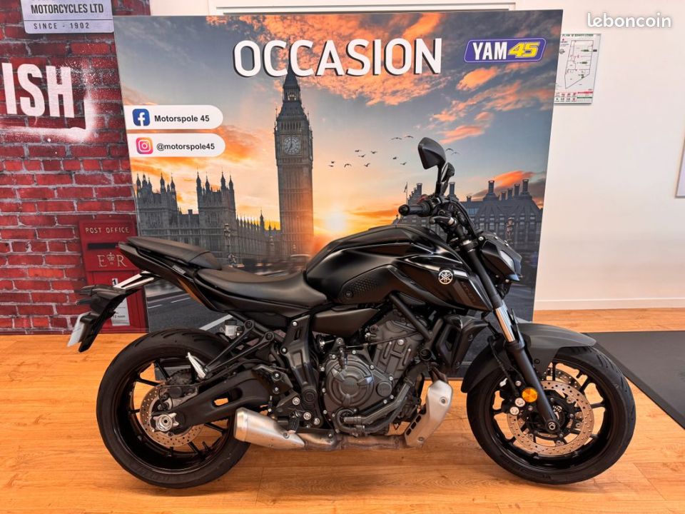 YAMAHA MT-07 (47.5CV) 4