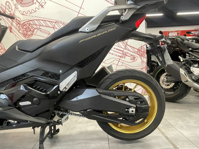HONDA NSS FORZA 750 4