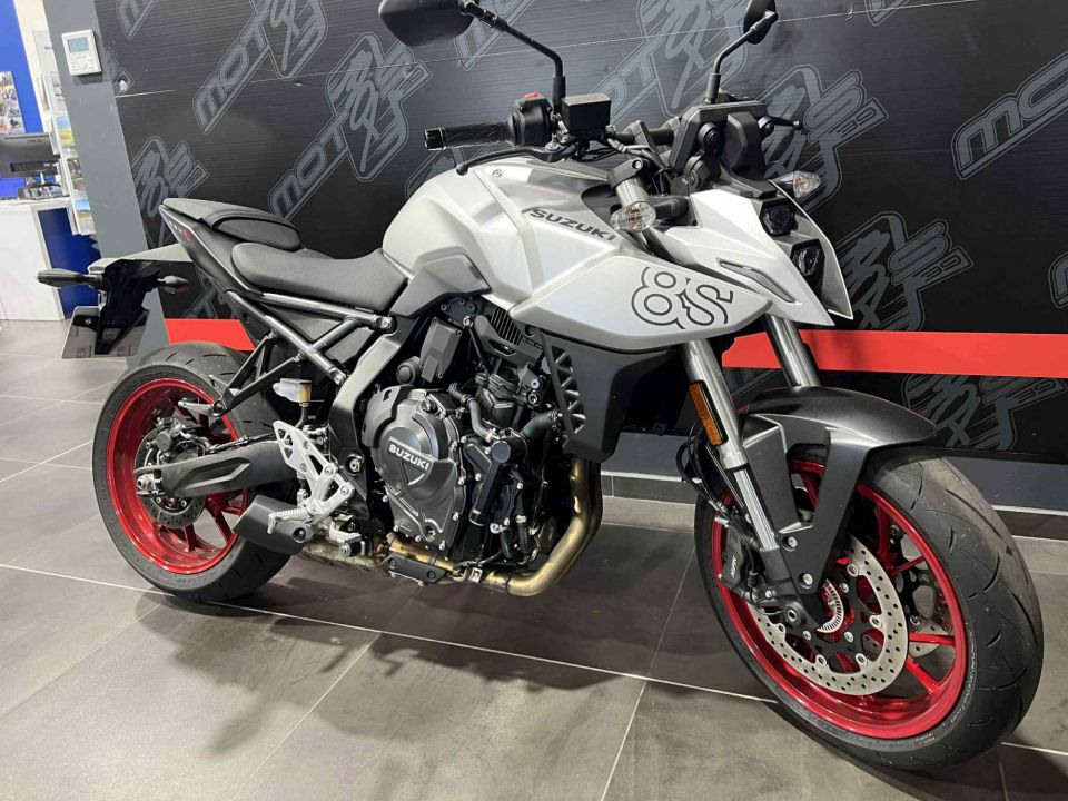 SUZUKI GSX-8S A2 4