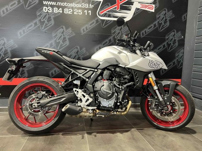 SUZUKI GSX-8S A2 4